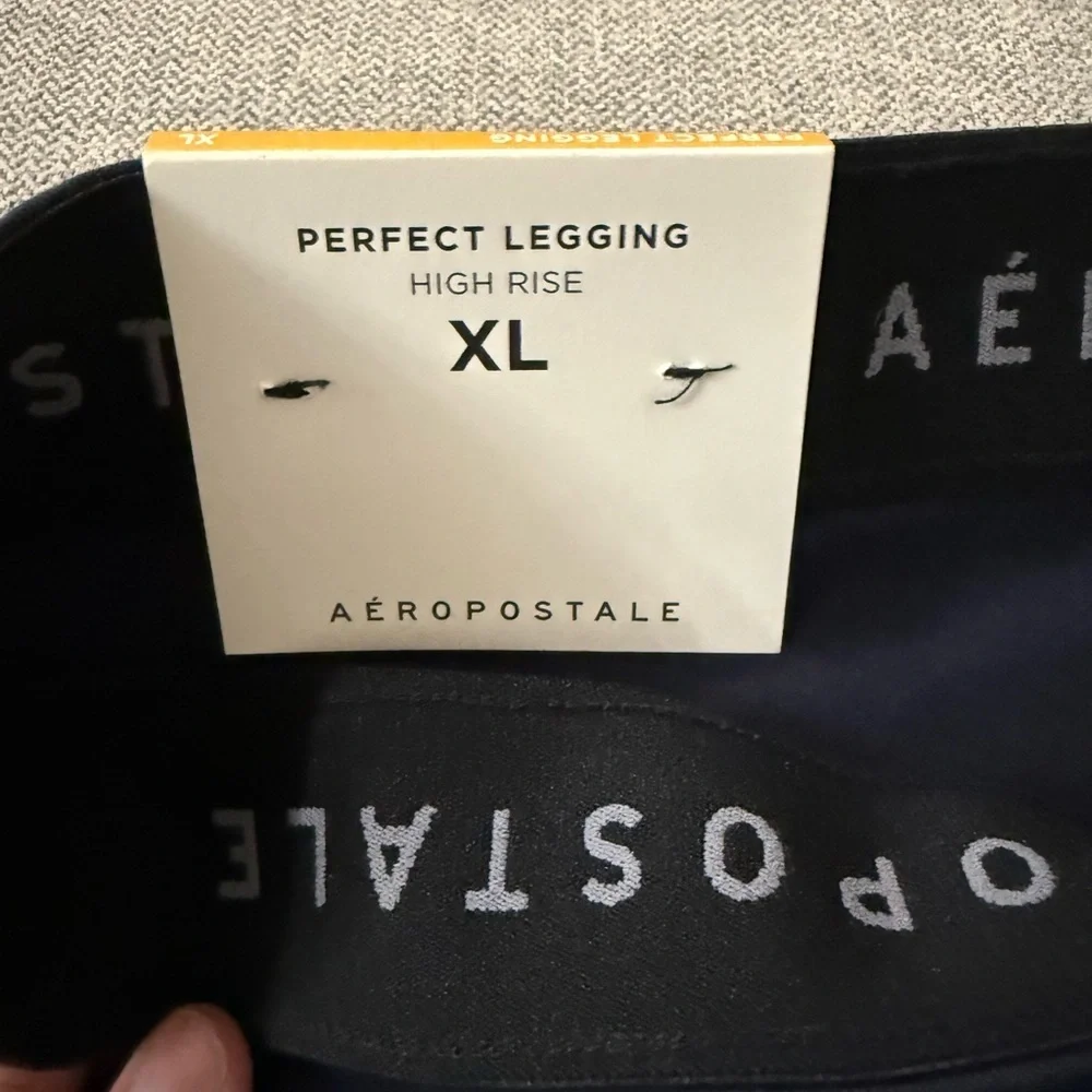 Aeropostale women’s high rise perfect legging - Picture 2 of 2